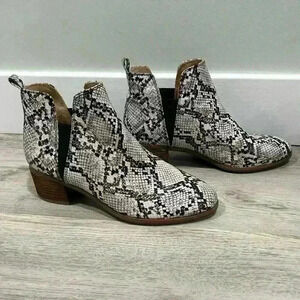 Dr. Scholl’s Amara Faux Snakeskin Ankle Boots Slip On Booties 2.5” Heel Size 6.5